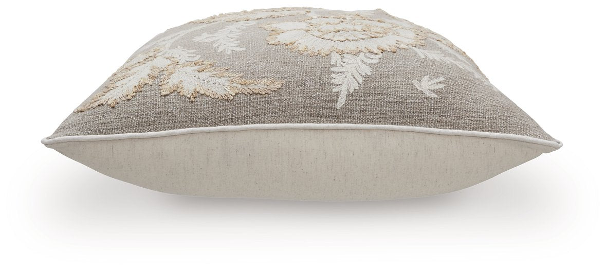 Viveka Pillow (Set of 4) - Aras Mattress And Furniture(Las Vegas, NV)