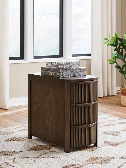 Camdill Chairside End Table - Aras Mattress And Furniture(Las Vegas, NV)